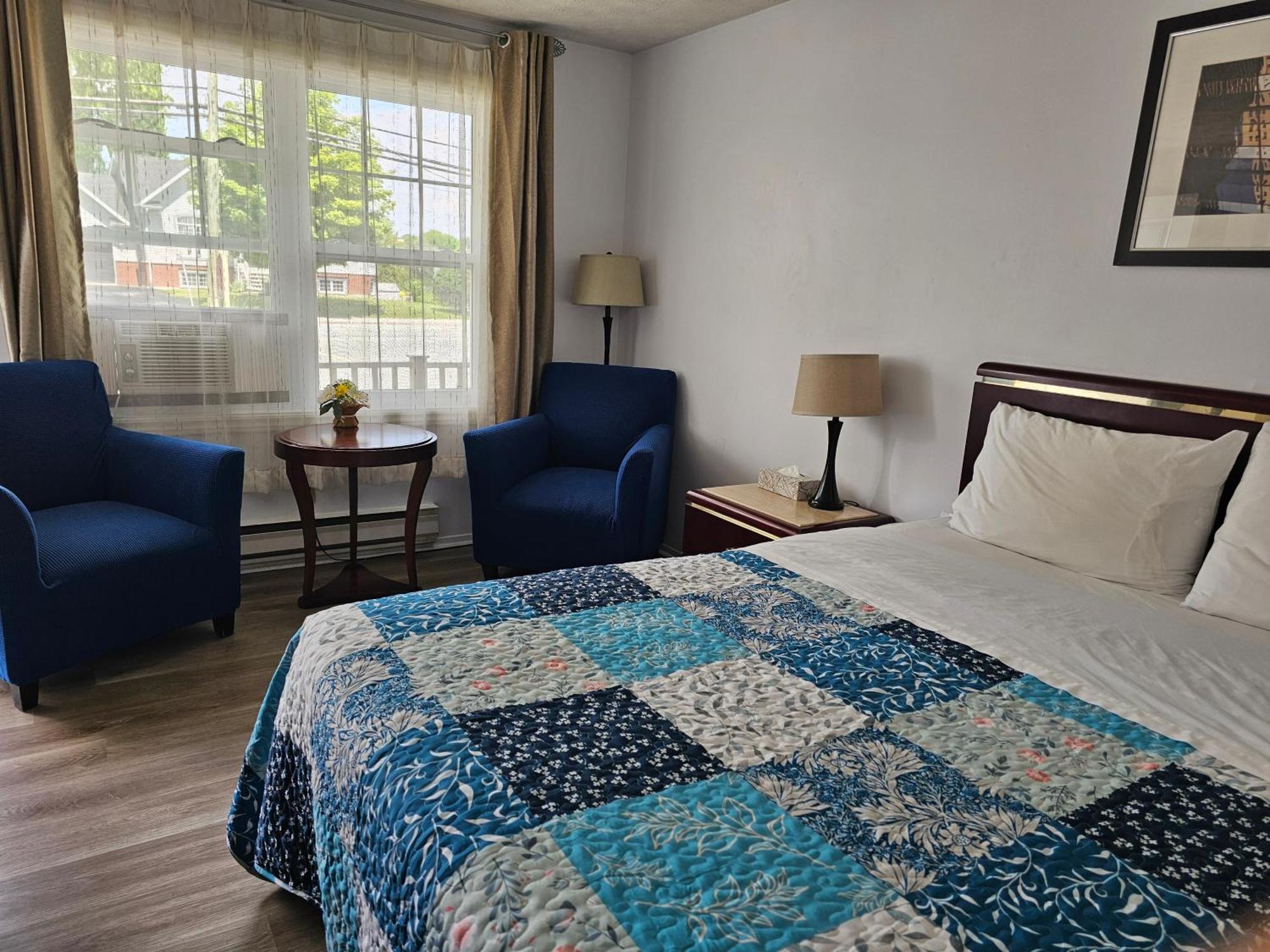 De L'outlet Motel 2*