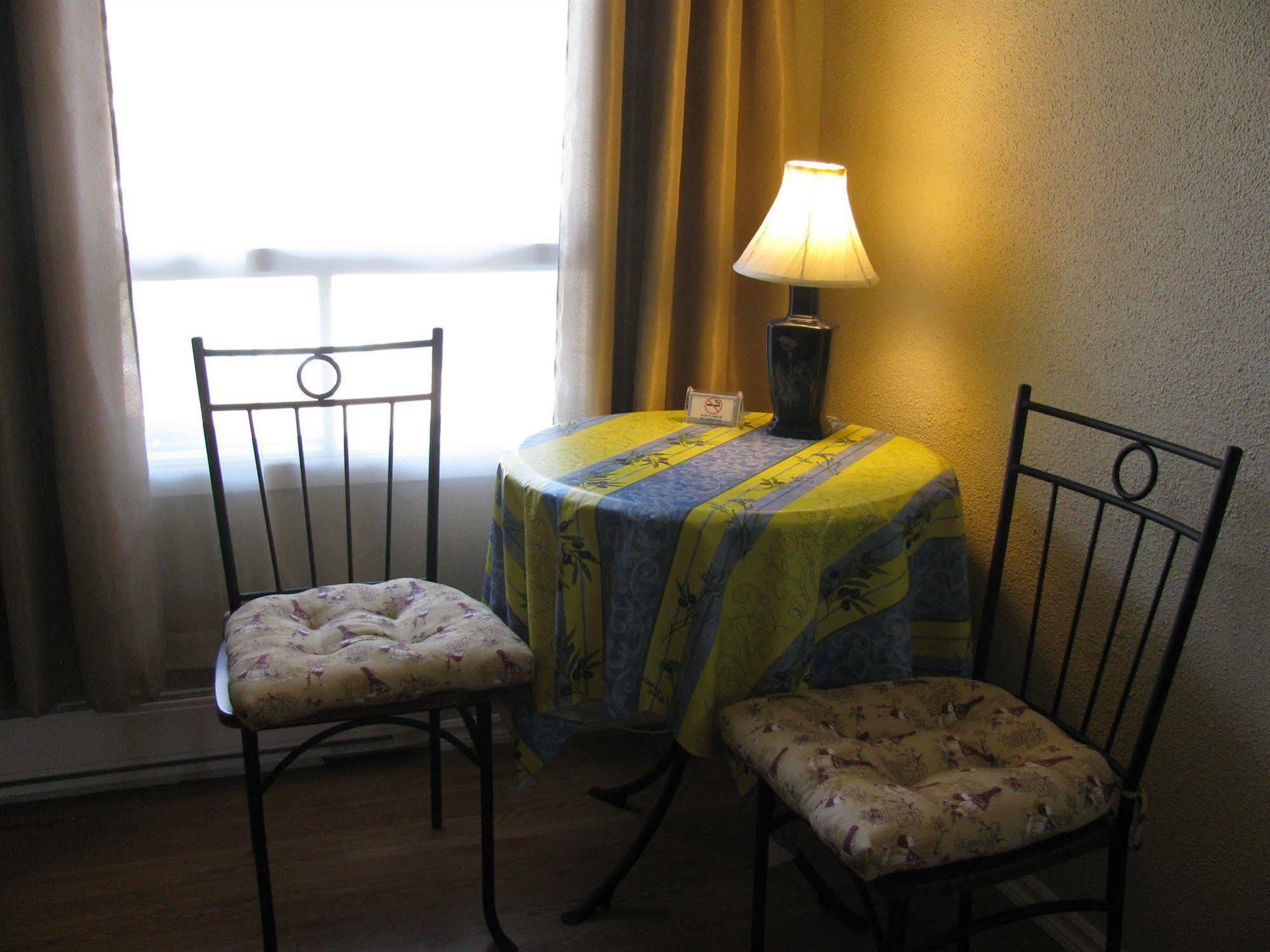 De L'outlet Motel Magog