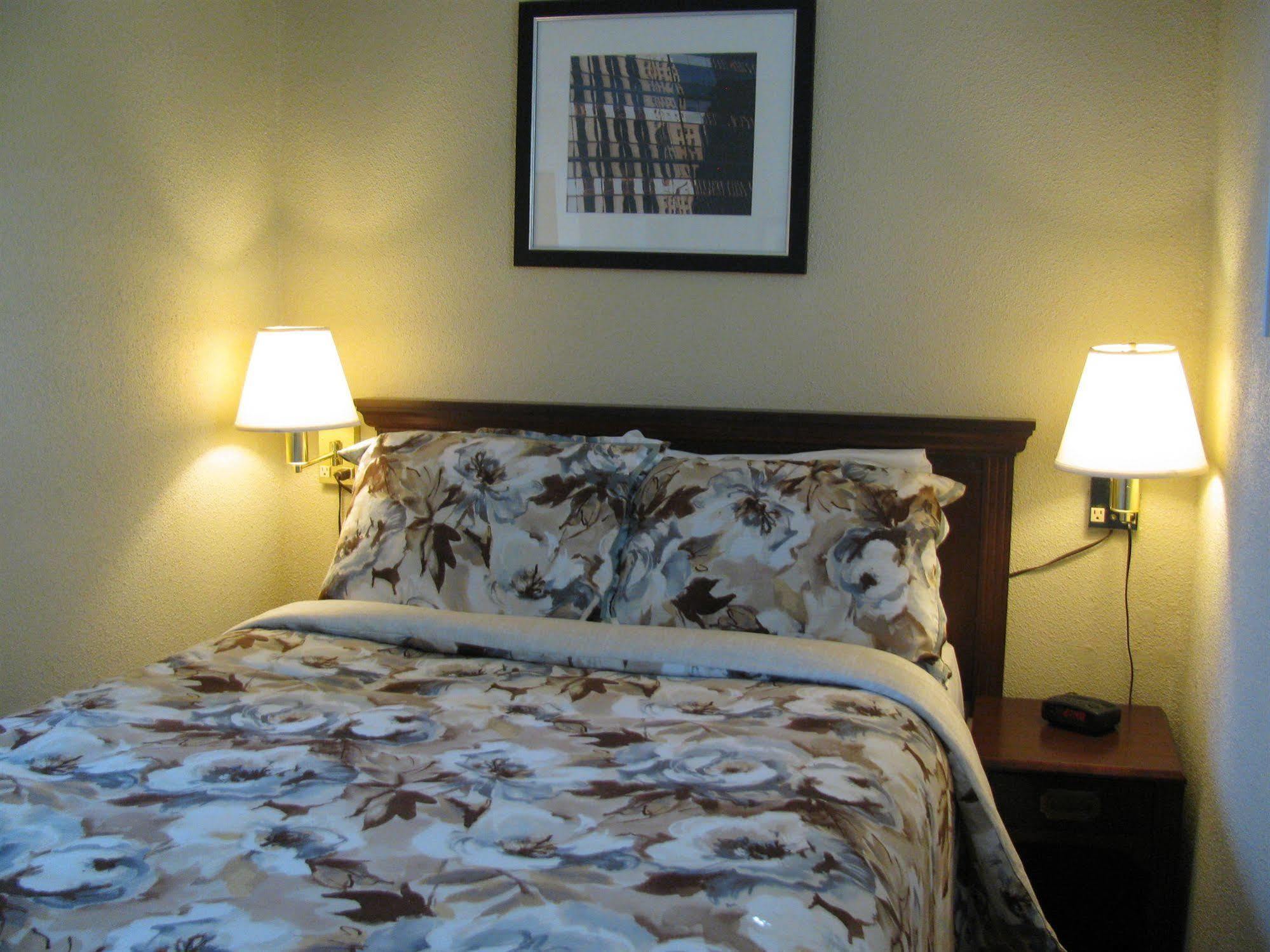 De L'outlet Motel 2*