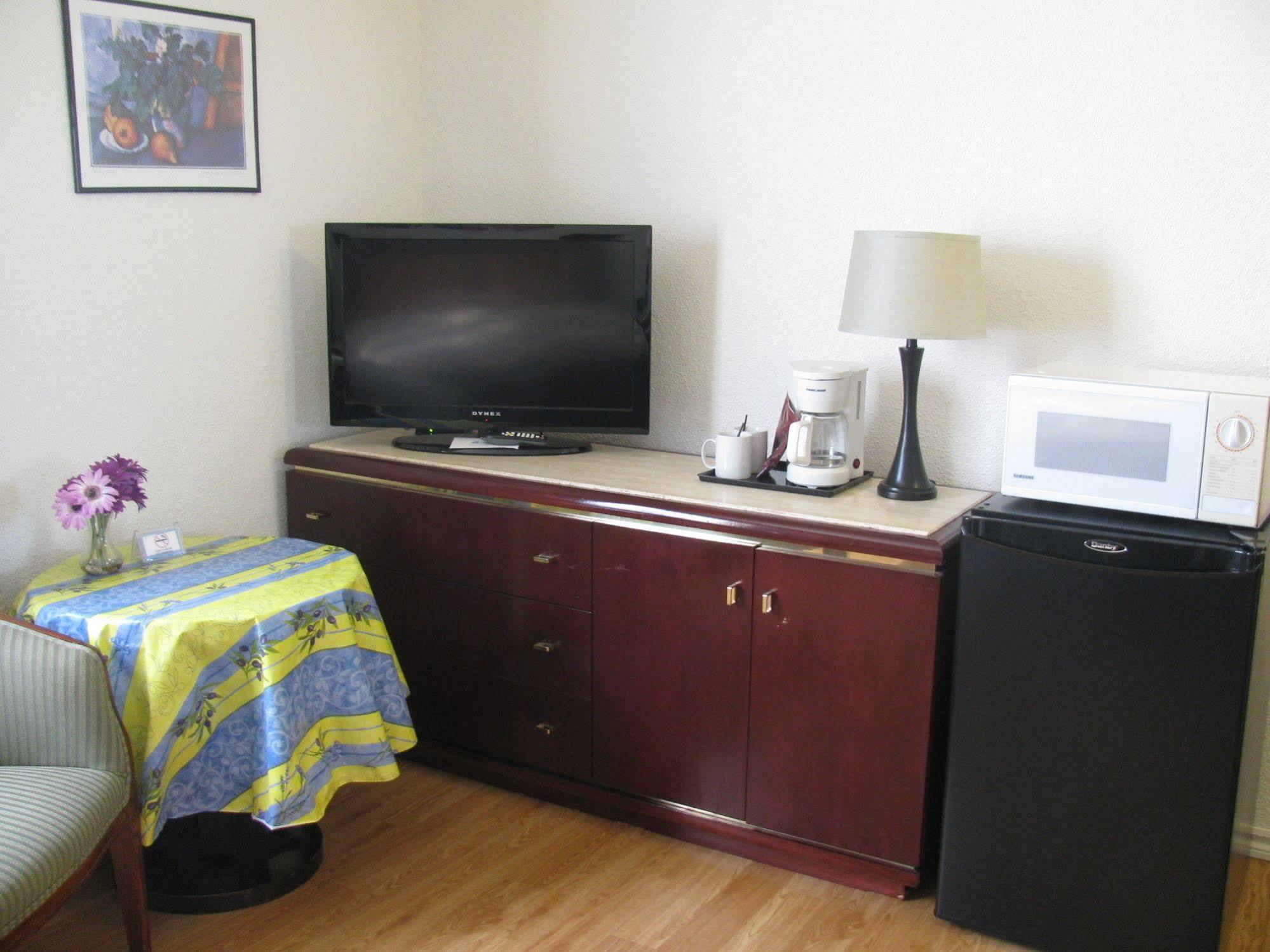 Motel De L'outlet 2*